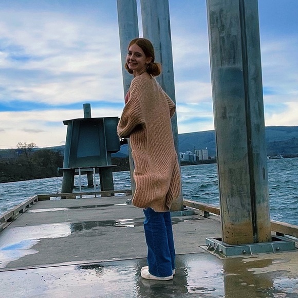 Meet your Posher, Jaynee - Picture 1 of 1